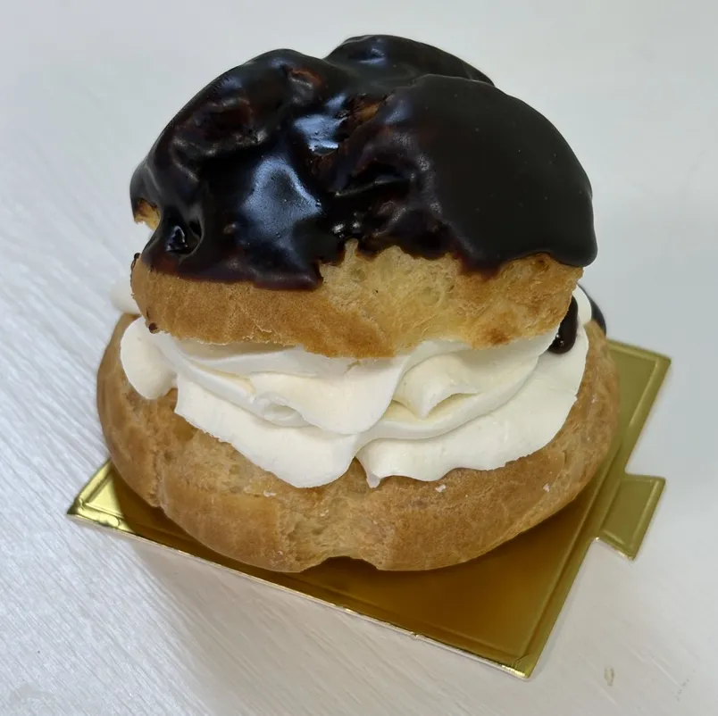 Vanilla Cream Puff (Chocolate)